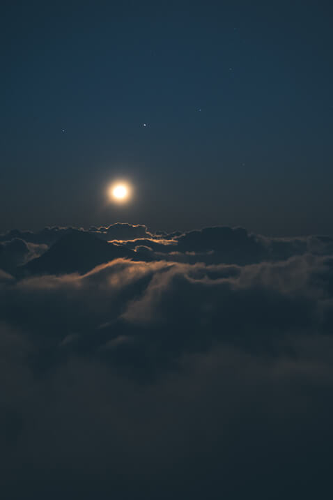 mer de nuage lune 2