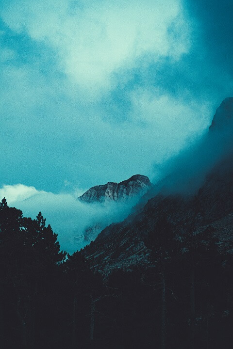 montagne avant la nuit