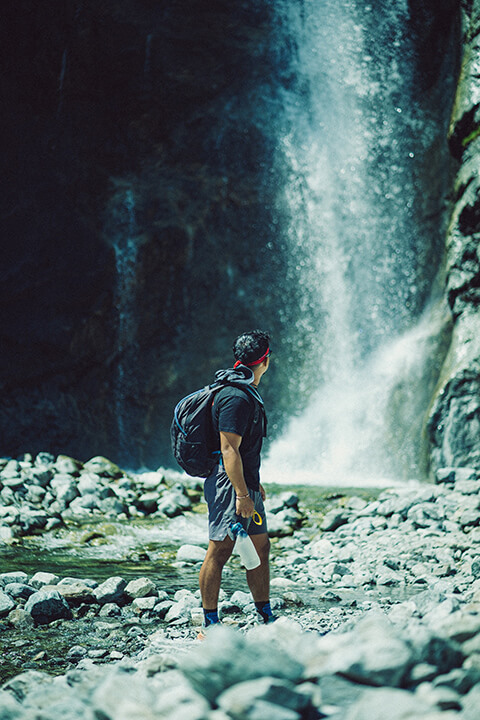 cascade avec homme