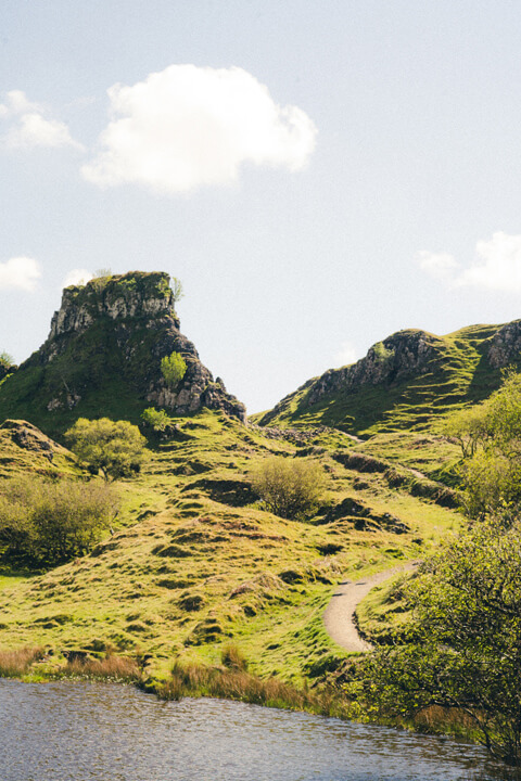 chemin vers montagne