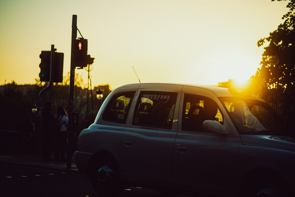 voiture en marche sunset