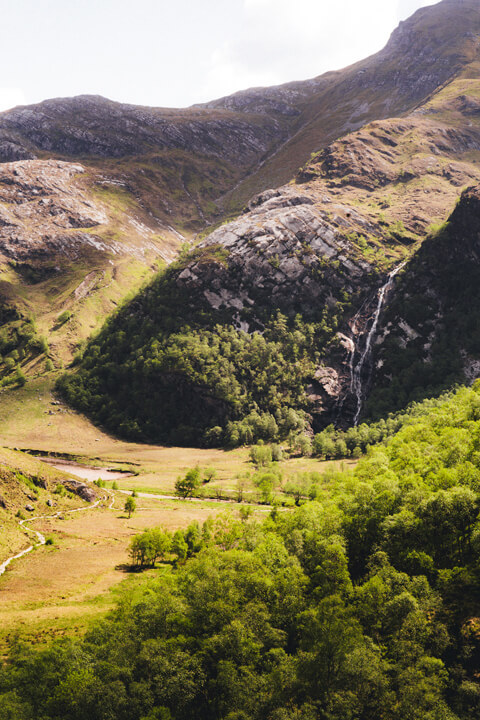 longue vue sur cascade