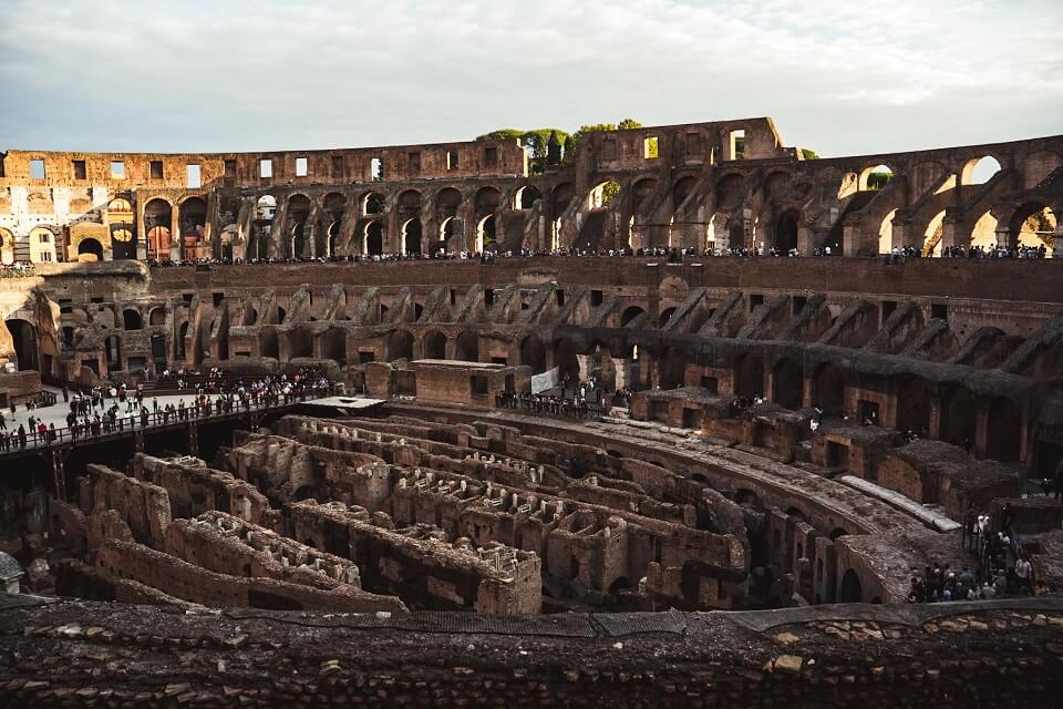 colisee au coucher du soleil