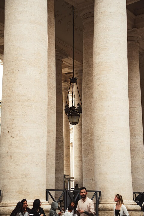couple devant vatican