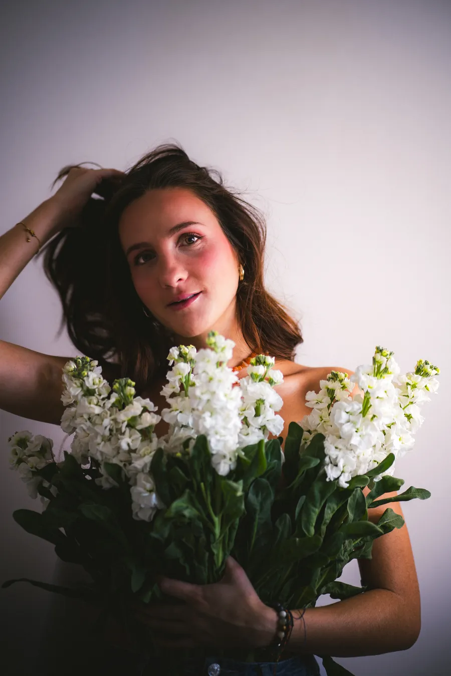 Portrait femme avec fleur